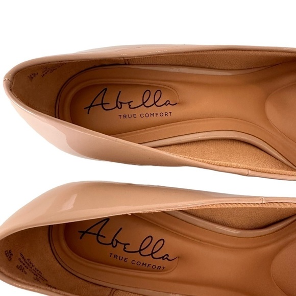 Abella Taupe Patent Leather Pumps - Size 9W - Picture 7 of 14